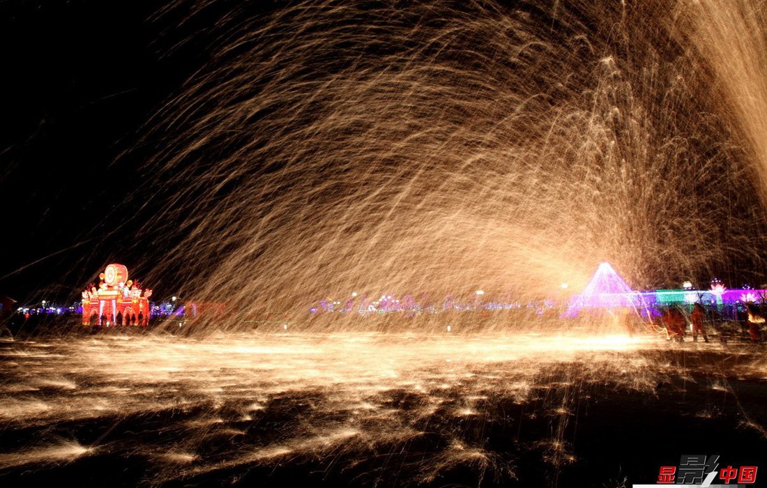 Molten ‘iron flower’ fireworks make for Chinese New Year magic Global
