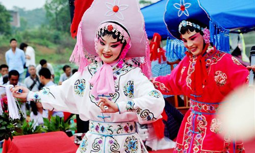 Chinese celebrate Mid-Autumn Festival - Global Times