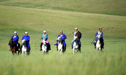 Uurga Horse lassoing in north China's Inner Mongolia - Global Times