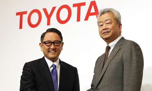 Toyota Motor Corporation President Akio Toyoda, (left) and Nippon Telegraph and Telephone Corporation President and CEO Jun Sawada 
Photo: IC