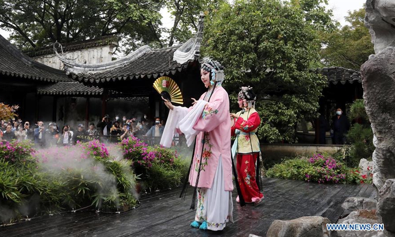 Actresses perform Chinese Kunqu masterpiece 