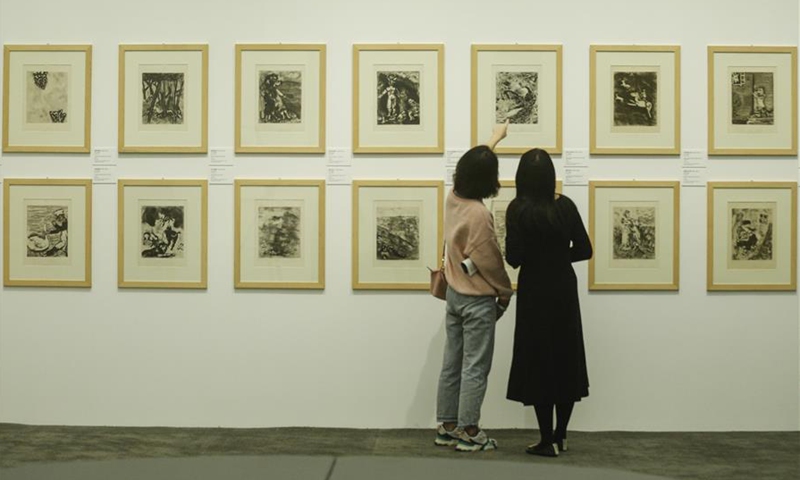 People visit an exhibition on Marc Chagall at the Langfang branch of CAFA Art Museum, in Langfang, north China's Hebei Province, Oct. 10, 2020. Consisting of 155 creations, an exhibition on Russian-French artist Marc Chagall is held from Oct. 9, 2020 to Jan. 18, 2021 here. (Xinhua/Zhang Yuwei)


