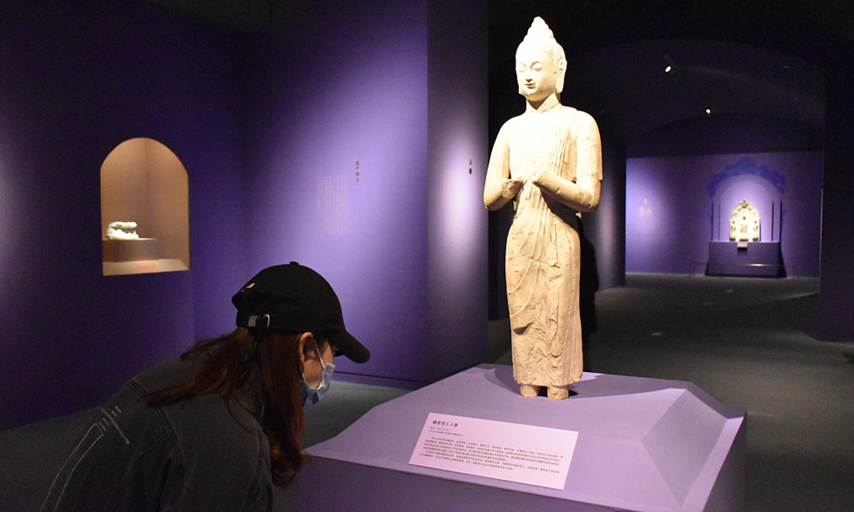 Over 100 Northern Dynasties Buddha statues displayed in National Museum