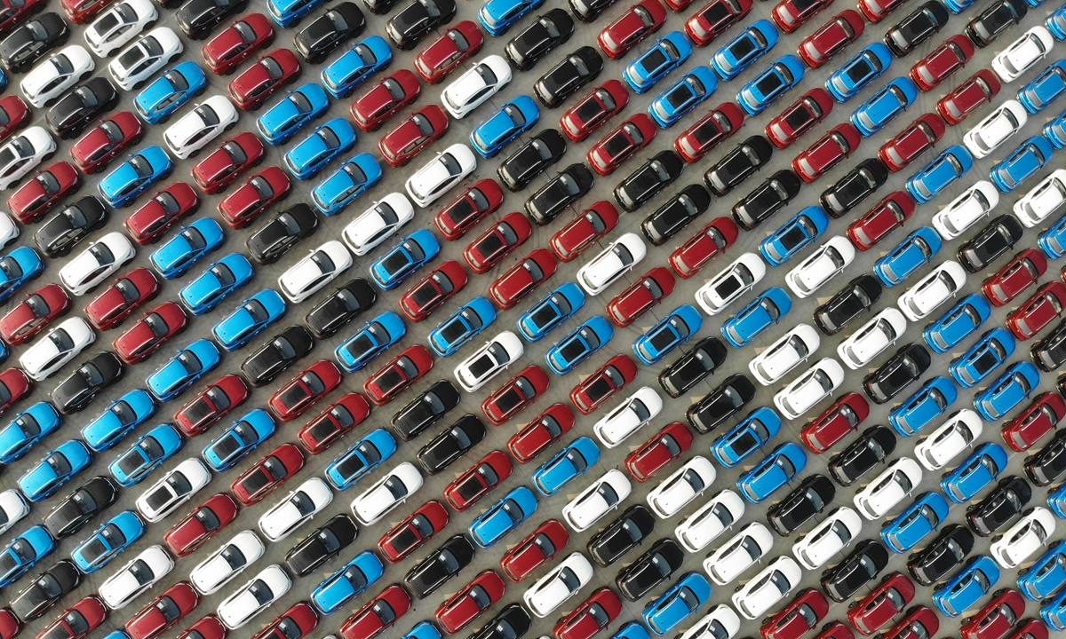 More than 4,000 vehicles produced by Chinese automakers wait to be loaded on a ship in Lianyungang, East China's Jiangsu Province over the weekend. The cars will be exported to countries including the UK and Belgium. Photo: cnsphoto