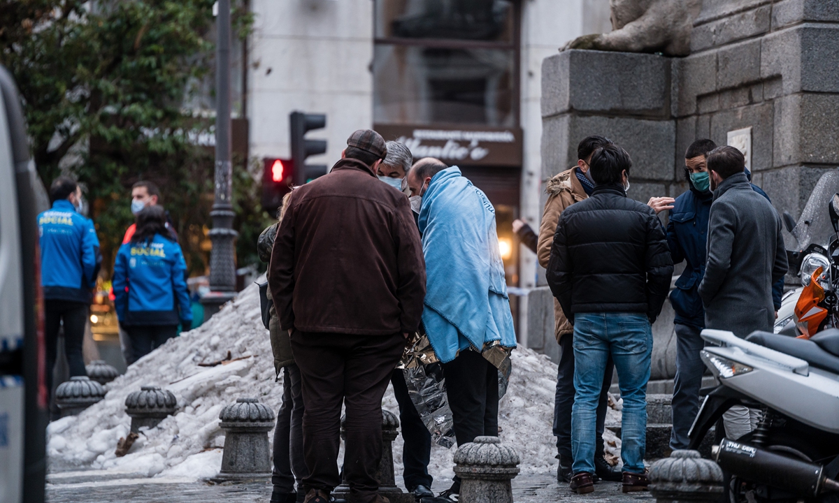 At least four dead in central Madrid building explosionAt least three dead in central Madrid building explosion At least four dead in central Madrid building explosionAt least three dead in central Madrid building explosion