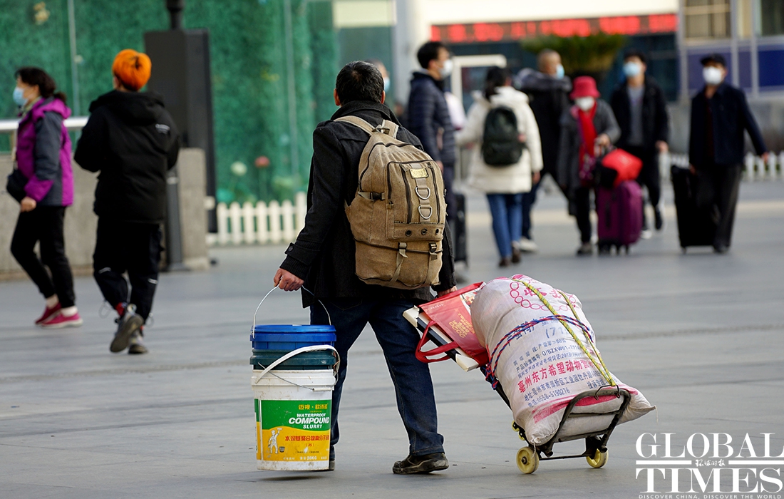 Shanghai railway station sees much fewer passengers this Spring ...
