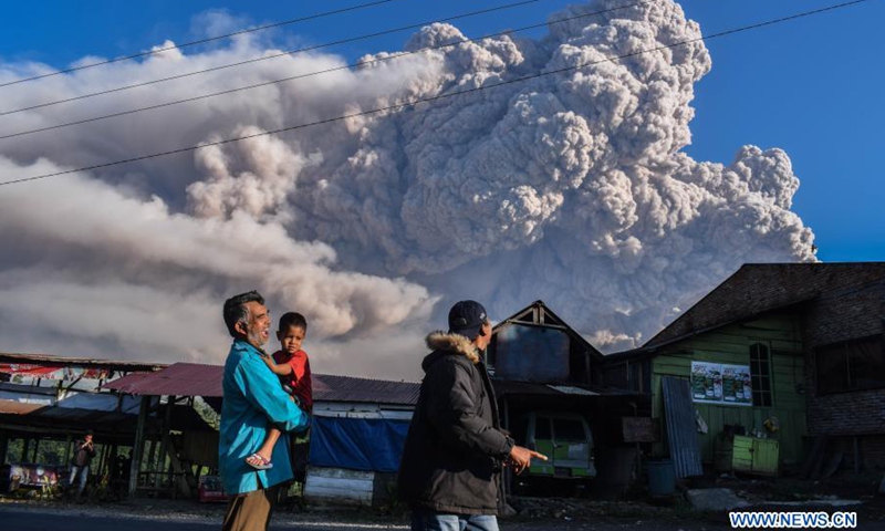 Photo taken on March 2, 2021 shows volcanic materials being spewed from Mount Sinabung in Karo, North Sumatra, Indonesia. Mount Sinabung on the Indonesian island of Sumatra erupted on Tuesday, spewing ash clouds as high as 5,000 meters into the sky. There were no reports of casualties or damages.(Photo: Xinhua)