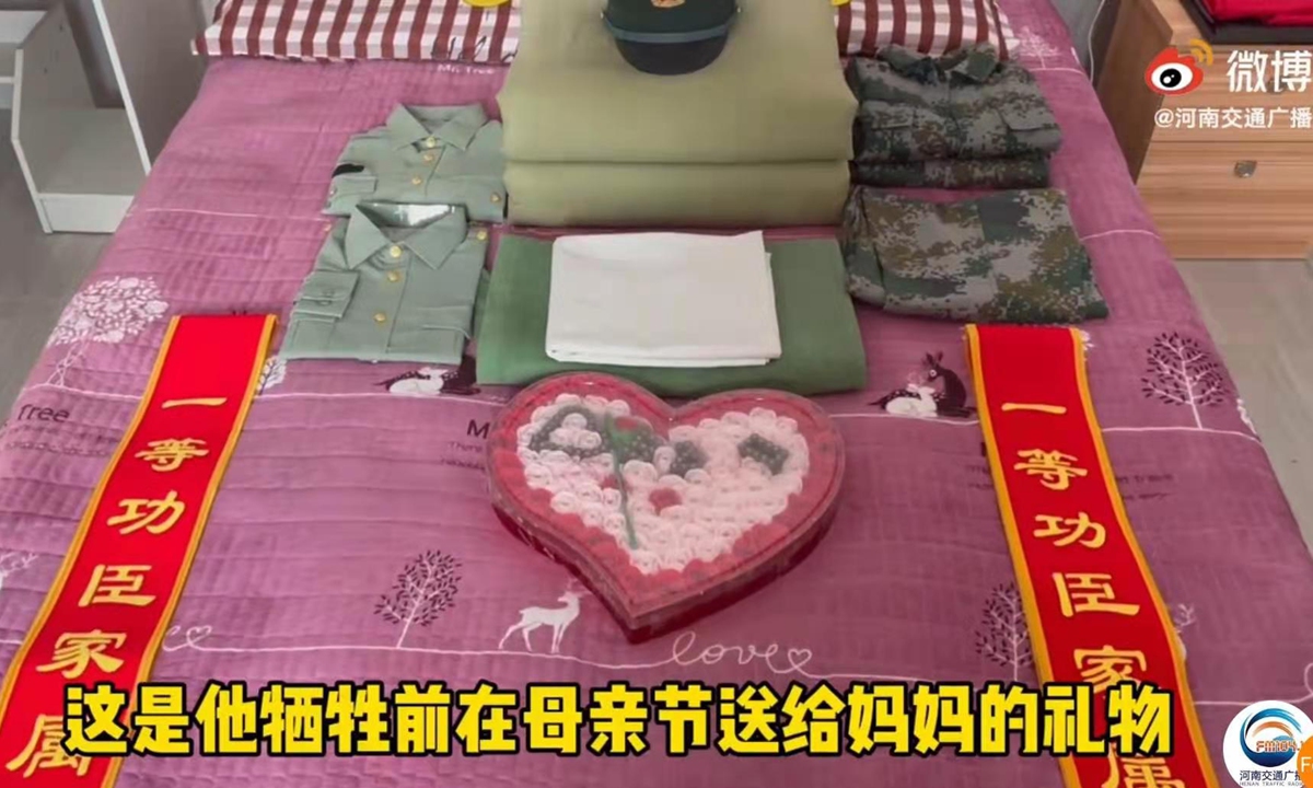 A heart shaped handmade gift that Xiao Siyuan created as a gift to his mother before he sacrificed his life during the battle. Photo: Sina Weibo 