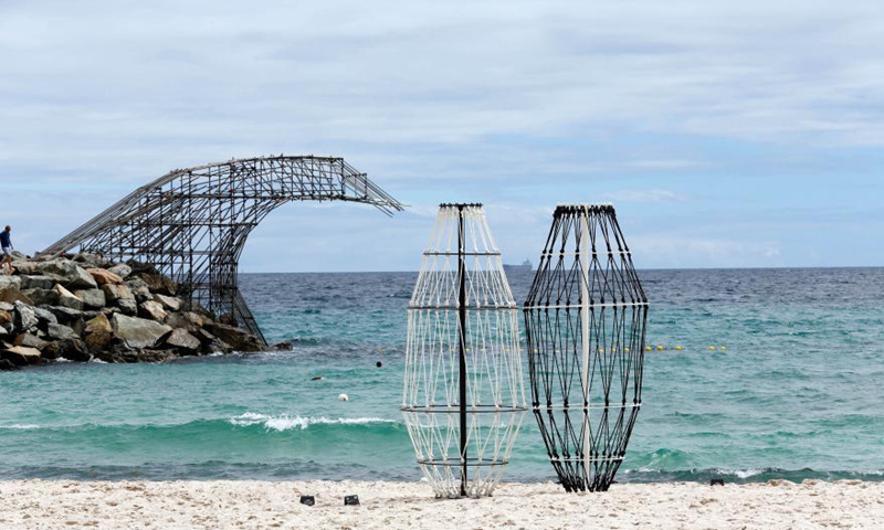 Photo taken on March 5, 2021 shows sculptures at Cottesloe Beach, Perth, Australia. Sculpture by the Sea, the 17th Annual Cottesloe Exhibition is staged on the beautiful Cottesloe Beach, from March 5 to 22.  Photo: Xinhua