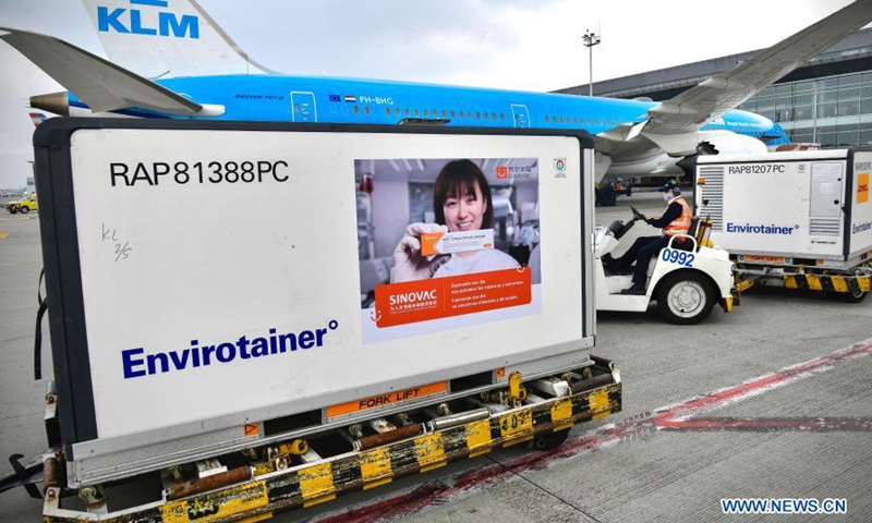 Photo taken on March 6, 2021 shows a container of the second batch of COVID-19 vaccines from Chinese company Sinovac at the El Dorado International Airport in Bogota, Colombia. The second batch of COVID-19 vaccines from Chinese company Sinovac arrived at Bogota on Saturday.Photo:Xinhua