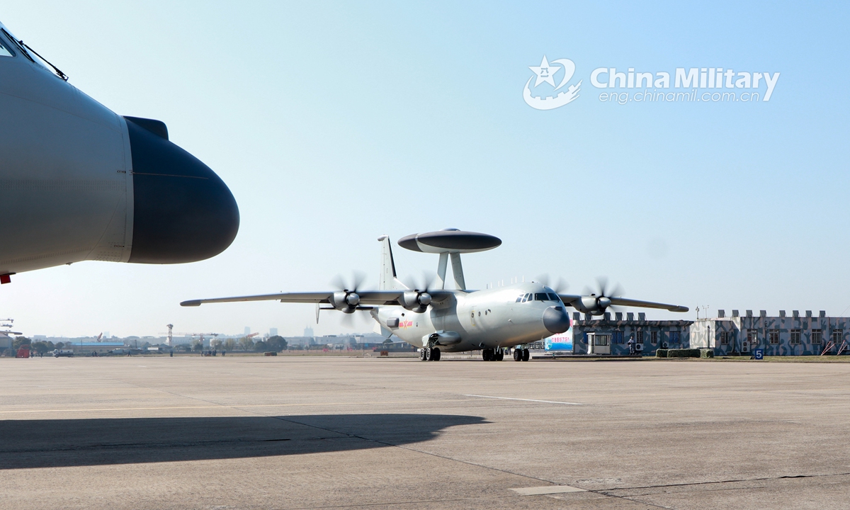 A KJ-500 airborne early warning (AEW) aircraft attached to a naval aviation division under the PLA Eastern Theater Command gets ready for a flight training exercise on subjects including reconnaissance and early warning, anti-submarine tactics, etc. on February 20, 2021.Photo:China Military