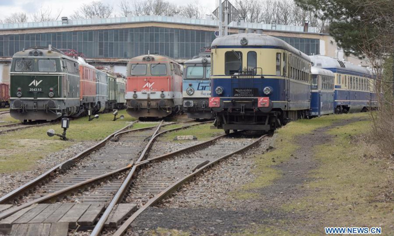 Photo taken on March 14, 2021 shows trains displayed at Das Heizhaus railway museum in Strasshof an der Nordbahn, Austria. Based on a large railway marshalling yard, the museum shows classic trains of different periods and types in Europe for visitors.(Photo: Xinhua)
