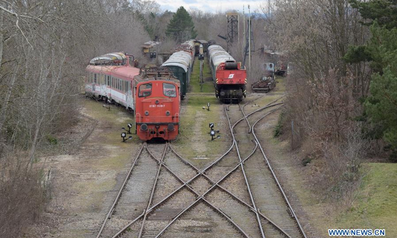 Photo taken on March 14, 2021 shows trains displayed at Das Heizhaus railway museum in Strasshof an der Nordbahn, Austria. Based on a large railway marshalling yard, the museum shows classic trains of different periods and types in Europe for visitors.(Photo: Xinhua)