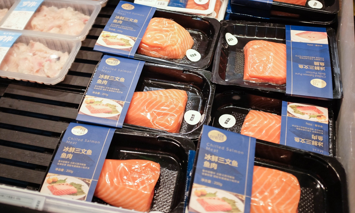 Norwegian salmon sold at a supermarket in China. Photo: Courtesy of the Norwegian Seafood Council