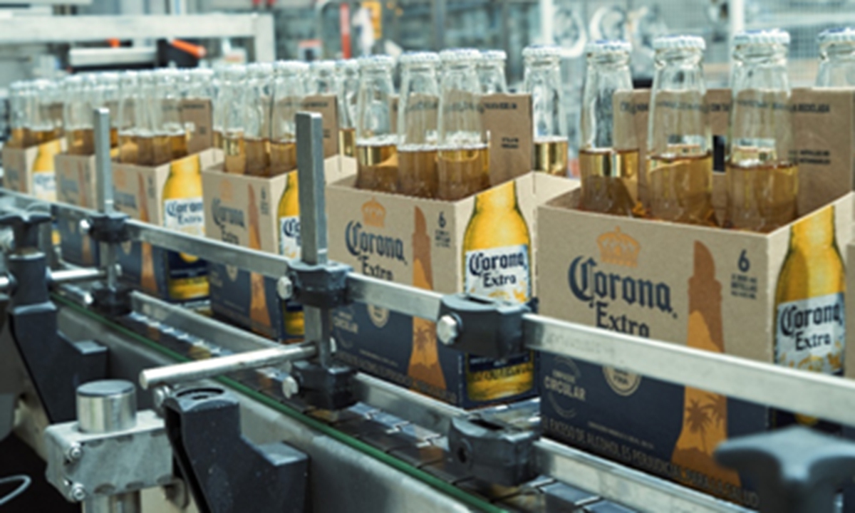 Corona launches a new, circular form of packaging made from barley. Corona leverages this packaging technology as AB InBev's first global brand. Photo: Courtesy of AB InBev