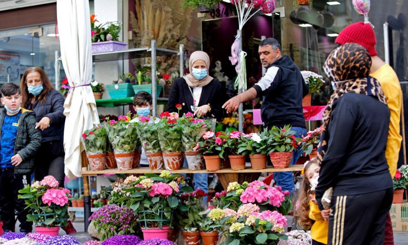 People buy flowers to celebrate Mother's Day in Beirut, Lebanon, on March 20, 2021. The locals celebrate Mother's Day on March 21.(Photo: Xinhua)
