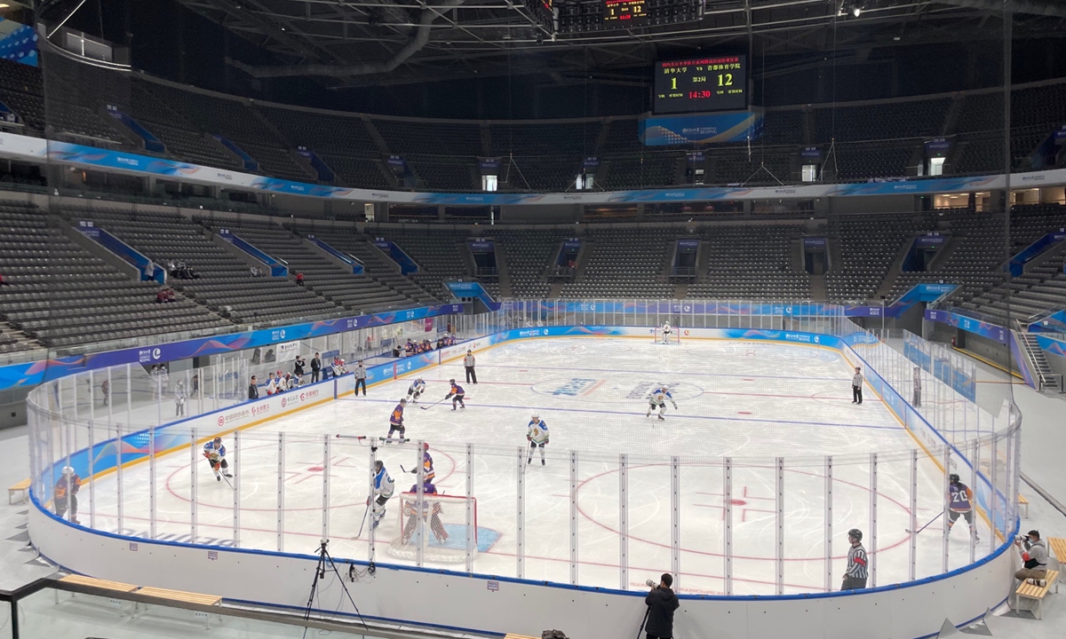 Ice hockey players compete at the National Indoor Stadium in Beijing on Friday. Photo: Lu Wenao/GT