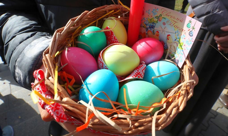 Photo taken on April 4, 2021 shows Easter eggs seen at an outdoor Easter celebration event amid the ongoing COVID-19 pandemic in Minsk, Belarus.(Photo: Xinhua)