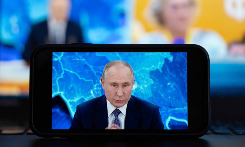 Photo taken on Dec. 17, 2020 in Moscow, Russia shows the live broadcast of Russian President Vladimir Putin speaking during his annual press conference.(Photo: Xinhua)
