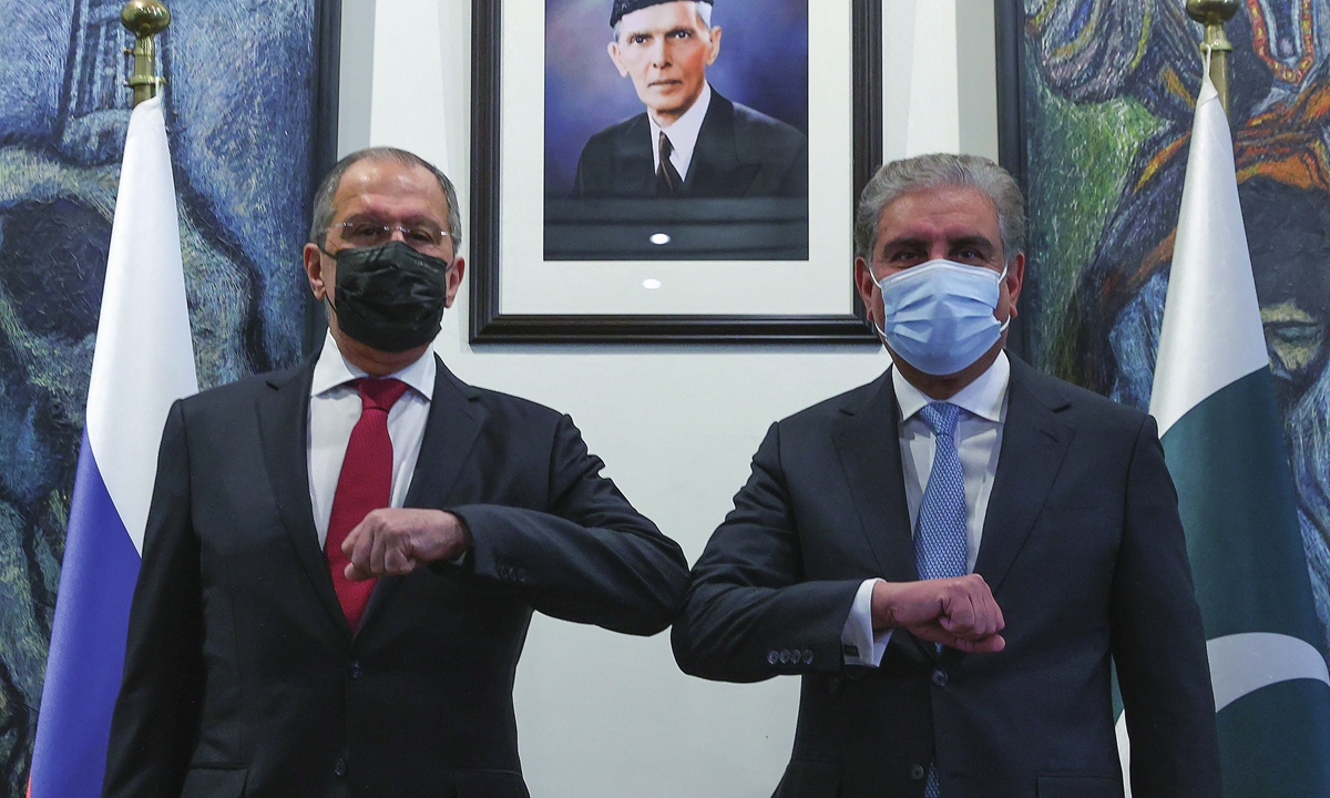 Russian Foreign Minister Sergei Lavrov (left) meets with his Pakistani counterpart Shah Mahmood Qureshi, in Islamabad, Pakistan on Wednesday. On his two-day visit, Lavrov will hold important talks with the country's top leadership and the Army chief on bilateral ties as well as on the situation in Afghanistan. Photo: AFP
