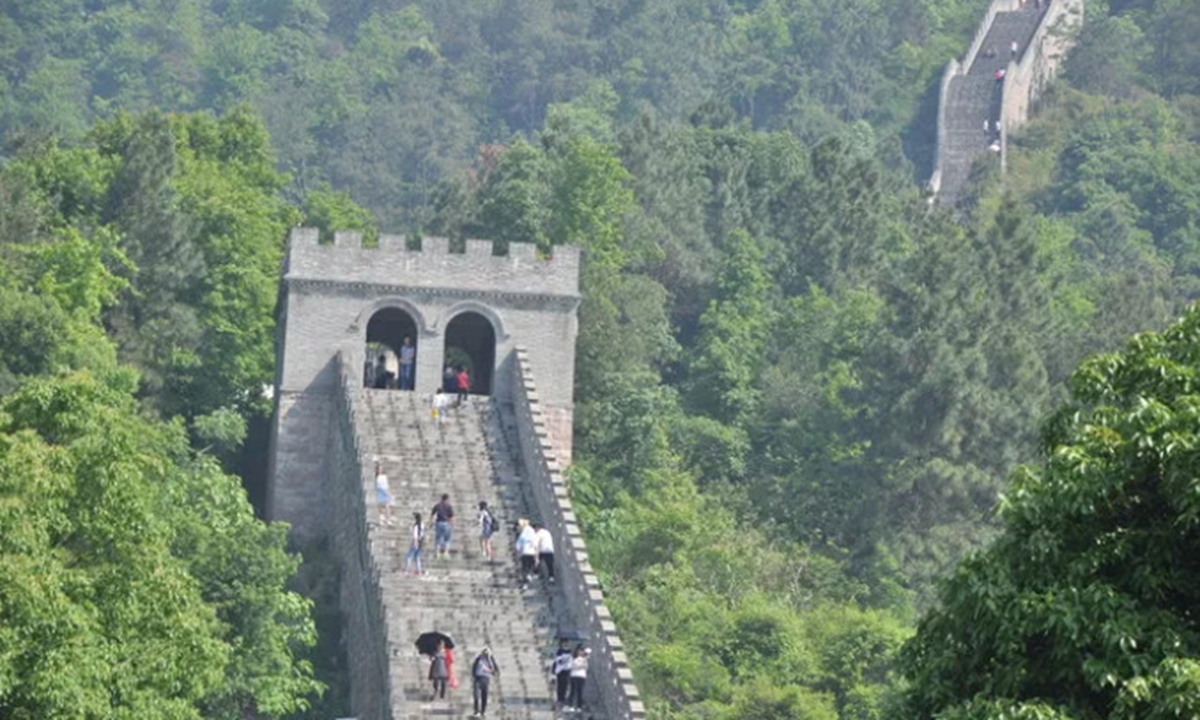 A copycat of The Great Wall in East China’s Jiangxi Province (photo: Weibo)