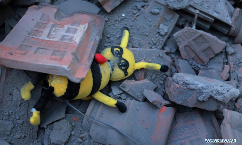 A stuffed toy is seen at a damaged school building after a 6.1-magnitude quake in Malang, East Java, Indonesia, April 10, 2021. Six people were killed, another one was seriously injured, and scores of buildings were damaged after a 6.1-magnitude quake rocked Indonesia's western province of East Java on Saturday, officials said.(Photo: Xinhua)