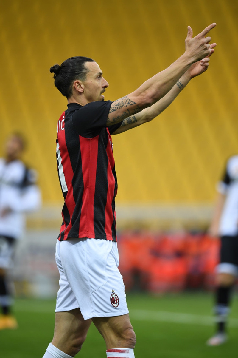 AC Milan striker Zlatan Ibrahimovic reacts during the match against Parma on Saturday in Parma, Italy. Photo: VCG