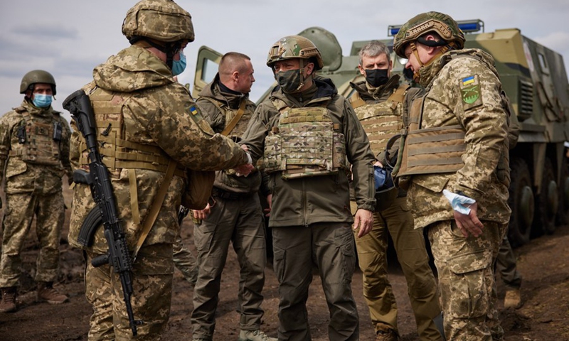 Ukrainian President Volodymyr Zelensky inspects the positions of the Armed Forces of Ukraine at the frontline of defense in Donbass, eastern Ukraine, April 8, 2021.(Photo: Xinhua)