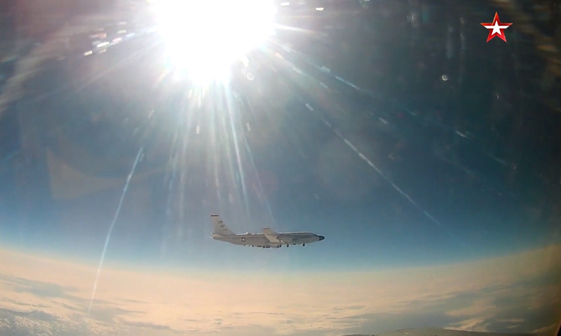 A screenshot of footage released by the Russian Defense Ministry on April 10, 2021 shows a U.S. RC-135 reconnaissance aircraft.(Photo: Xinhua)