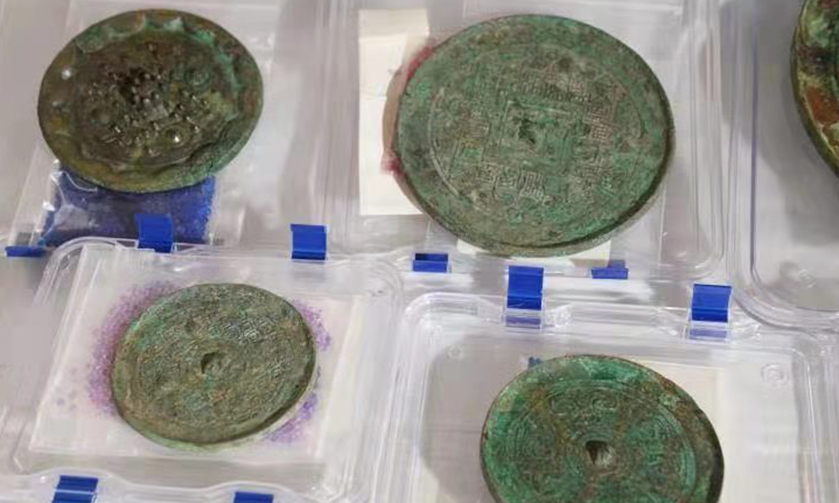 Bronze mirrors discovered in Xi'an that dating to the Western Han Dynasty (206BC-AD25). Photo: Sina Weibo 