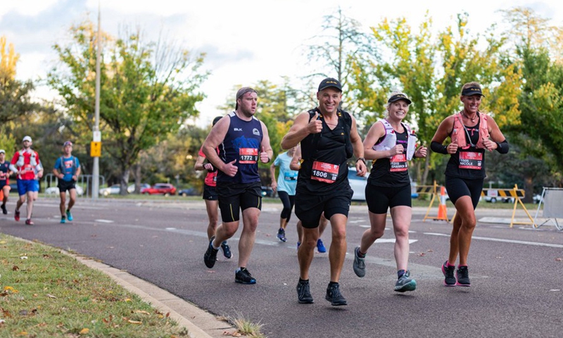 Photo taken on April 11, 2021 shows participants at the Marathon Festival in Canberra, Australia.(Photo: Xinhua)