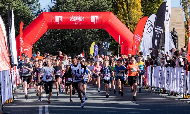 Photo taken on April 11, 2021 shows participants at the Marathon Festival in Canberra, Australia.(Photo: Xinhua)