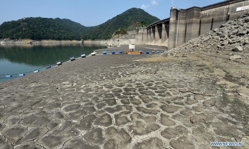 Photo taken on April 13, 2021 shows the Shimen reservoir in Taoyuan, southeast China's Taiwan. Taiwan is facing its worst drought in decades, with the island's reservoirs at dangerously low water levels. As of Tuesday, 17 of the island's 19 major reservoirs were at less than 50 percent capacity, according to data from the island's water conservancy authorities.(Photo: Xinhua)