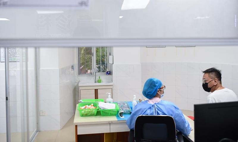 Foreign nationals who are covered by the local health insurance program can be vaccinated for free, enjoying the same policy as insured Chinese citizens, and those not covered will be charged 100 yuan (about 15 U.S. dollars) per dose.Photo:Xinhua