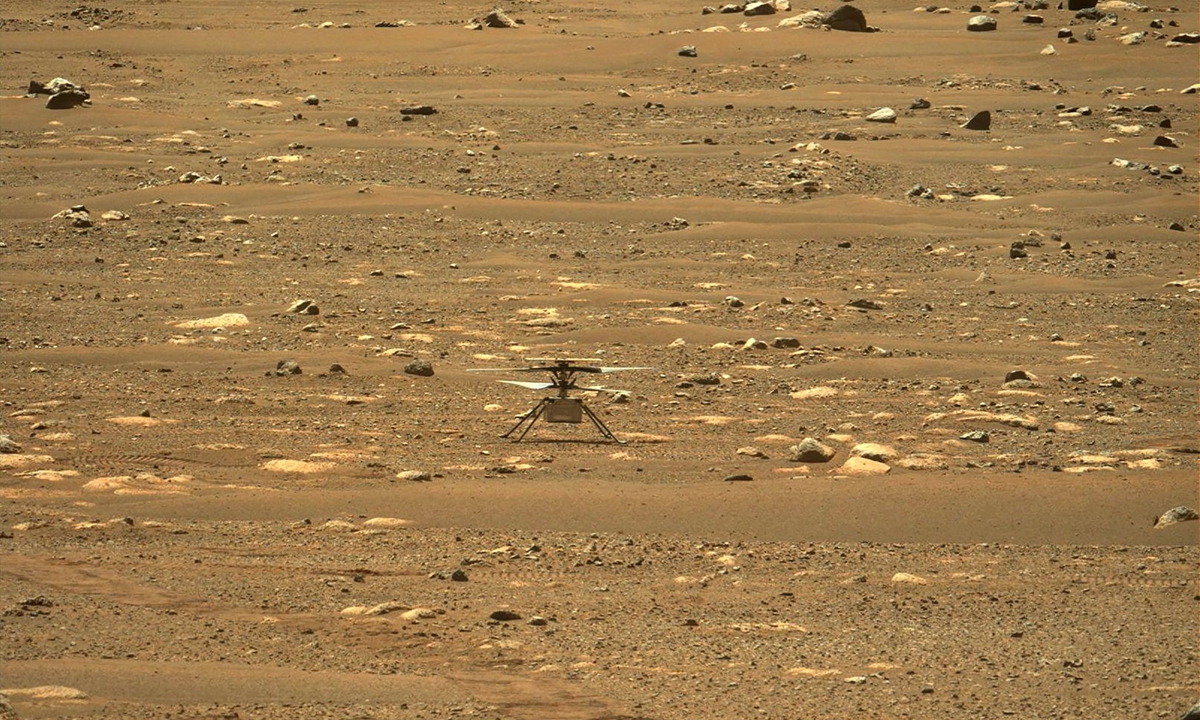 This NASA's Ingenuity Mars Helicopter right after it successfully completed a high-speed spin-up test, captured by the Mastcam-Z instrument on Perseverance on April 16, 2021.  Photo: VCG
