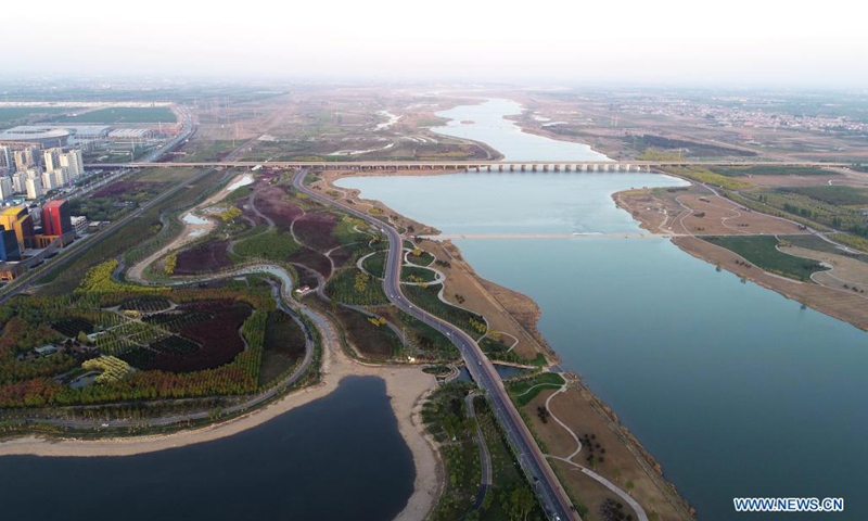 Aerial photo taken on April 13, 2021 shows the scenery of Hutuo River in Shijiazhuang, north China's Hebei Province. The water quality and ecosystem in the Hutuo River have been improved thanks to the ecological restoration efforts.(Photo: Xinhua)