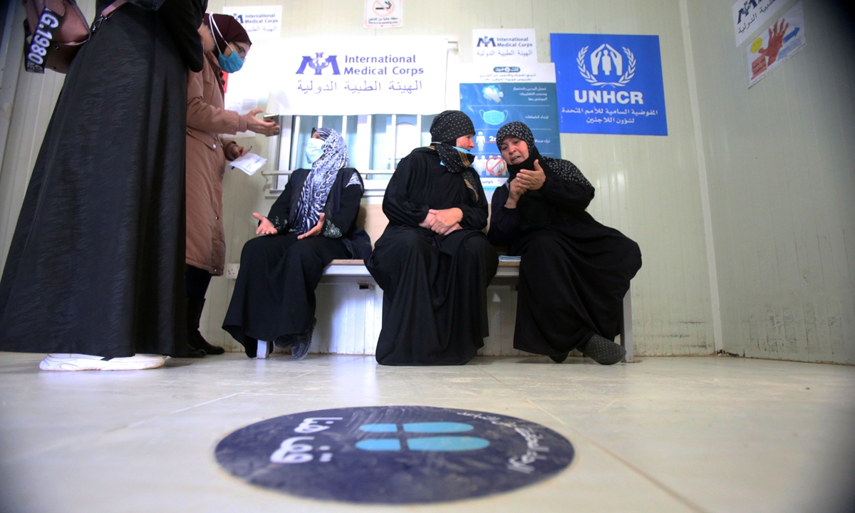 Syrian refugees receive free Jordanian government COVID-19 vaccines with a UNHCR facilitating process at the first worldwide Covid-19 vaccination centre in a refugees camp on February 16, 2021 in Mafraq, Jordan. Photo: VCG