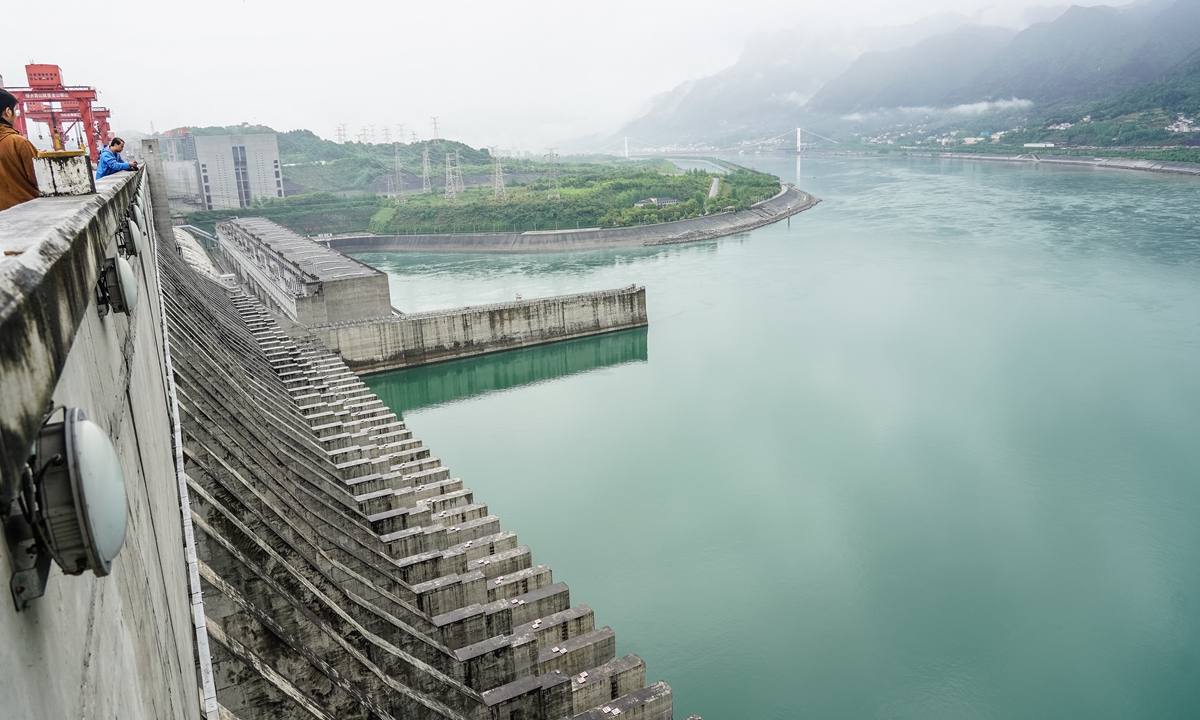 The top of the Three Gorges Dam is open to the public for the first time on Saturday's open day. Photo: Pang Yue/GT
