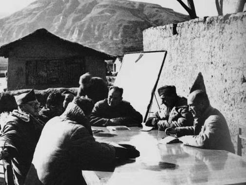 Chief of Staff Ye Jianying briefing the northwest China visiting team of Chinese and foreign reporters on the CPC’s resistance against Japanese Aggression