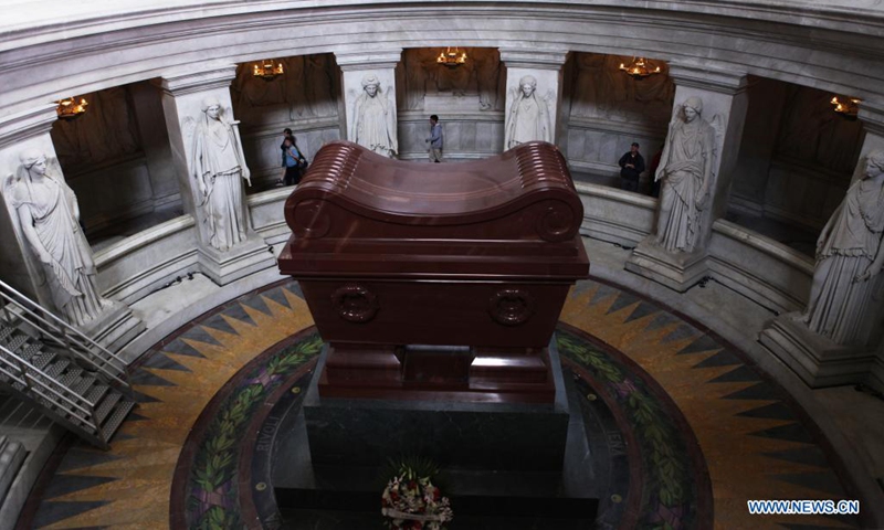 File photo taken on May 5, 2013 shows the tomb of Napoleon under the dome of Saint-Louis cathedral at the the military museum Les Invalides in Paris, France. France commemorated the 200th anniversary of the death of French Emperor Napoleon Bonaparte. Napoleon Bonaparte (1769-1821) died in exile on the island of Saint Helena on May 5, 1821.(Photo: Xinhua)