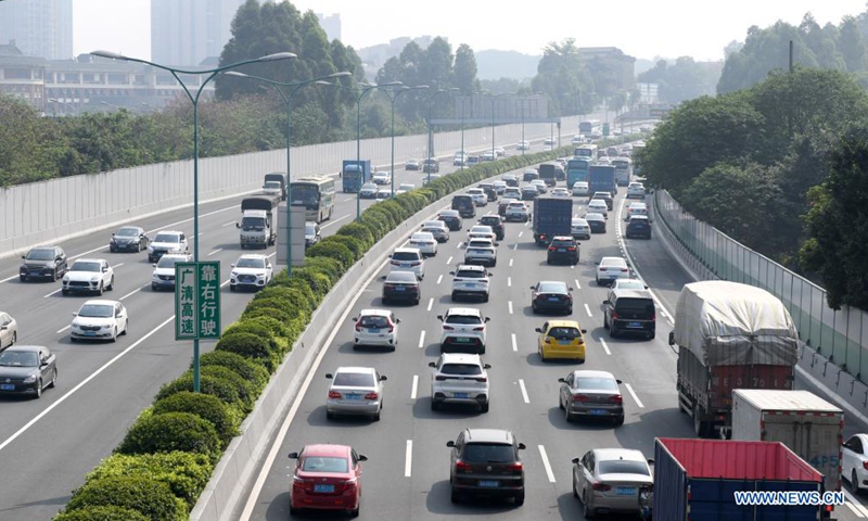 Vehicles proceed slowly on the expressway around Guangzhou, capital city of south China's Guangdong Province, May 1, 2021. Official data showed 230 million domestic tourist trips were made during the five-day Labor Day holiday, up 119.7 percent from last year.(Photo: Xinhua)