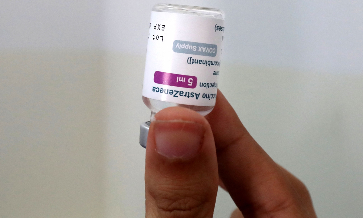 A Libyan medic prepares a dose of the AstraZeneca COVID-19 vaccine with the start of the inoculation drive in the capital Tripoli, on April 17, 2021. Photo: VCG