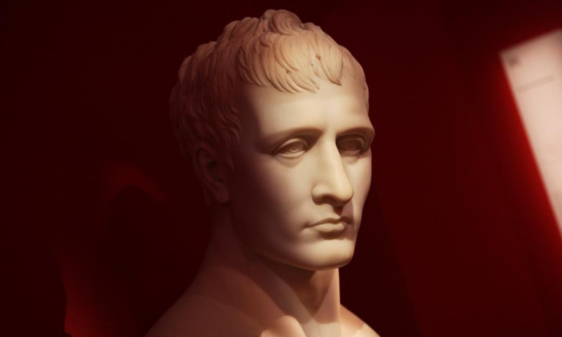 File photo taken on May 5, 2013 shows a sculpture of Napoleon at the the military museum Les Invalides in Paris, France. France commemorated the 200th anniversary of the death of French Emperor Napoleon Bonaparte. Napoleon Bonaparte (1769-1821) died in exile on the island of Saint Helena on May 5, 1821.(Photo: Xinhua)