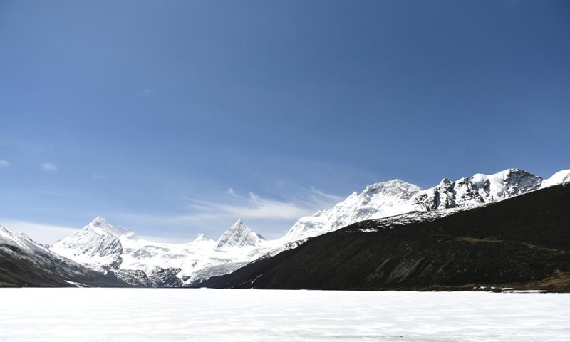 Photo taken on May 4, 2021 shows a view of the Sapukonglagabo Mountain in Biru County of Nagqu, southwest China's Tibet Autonomous Region.Photo:Xinhua