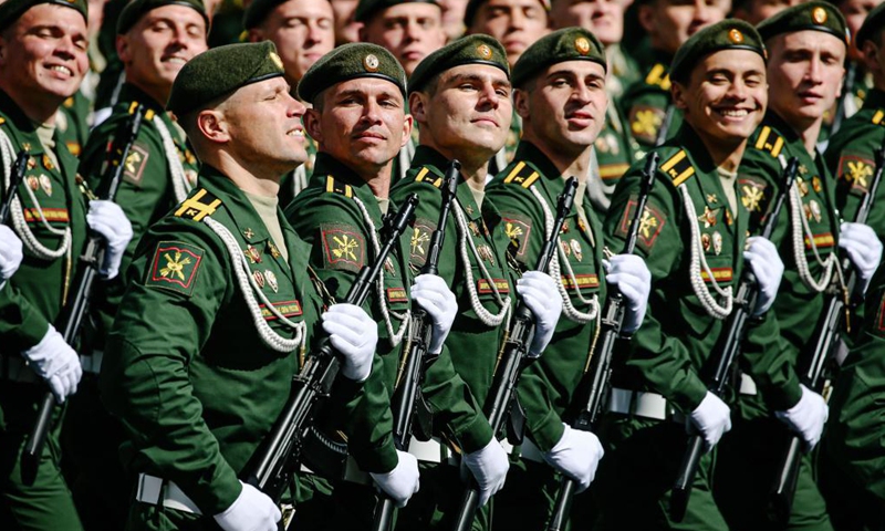 Servicemen march during a rehearsal of the Victory Day parade in Moscow, Russia, May 7, 2021. Russia will hold military parades across the country to commemorate the 76th anniversary of the Soviet victory in the Great Patriotic War on May 9. Photo:Xinhua