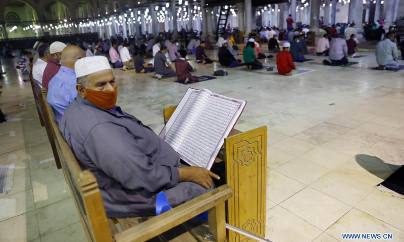 Muslims perform Laylat al-Qadr night prayers during the Islamic holy month of Ramadan at Amr Ibn Al-Aas mosque in Cairo, Egypt, on May 8, 2021.(Photo: Xinhua)