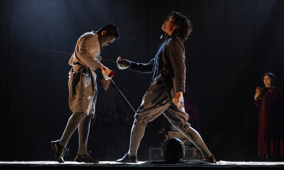 A stage photo of Hamlet. Photo: Courtesy of the Shanghai Theatre Academy