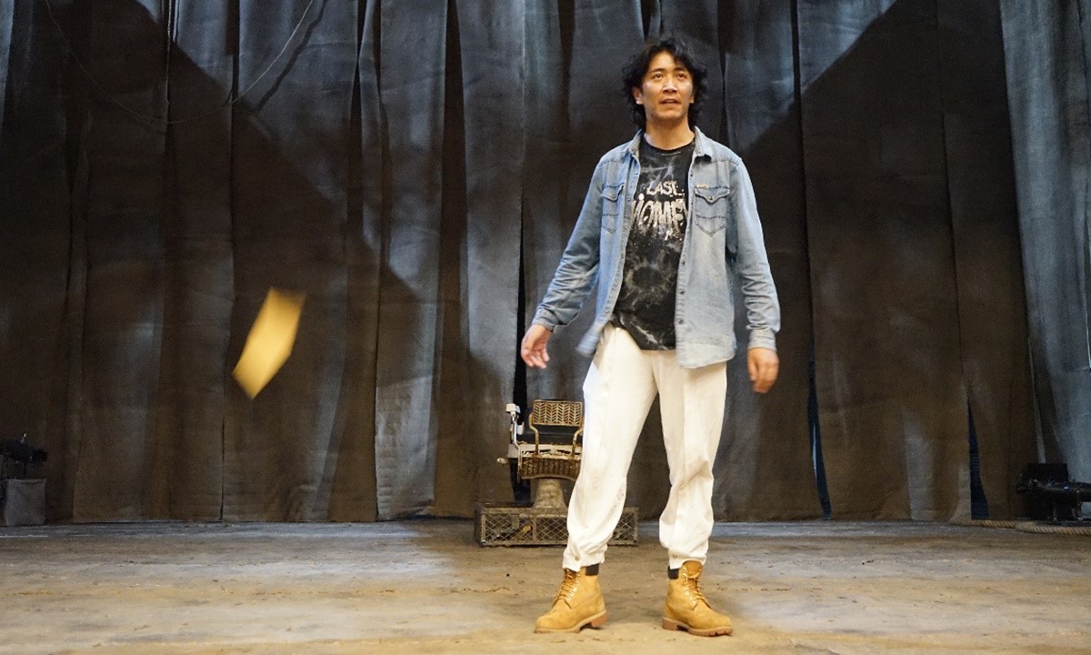 Dondhrup Tsering, who plays the role of <em>Hamlet</em>, rehearses at the Shanghai Theatre Academy. Photo: Huang Lanlan/GT
