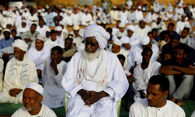 People perform Eid Al-Fitr prayer in Khartoum, capital of Sudan, on May 13, 2021.  Photo: Xinhua