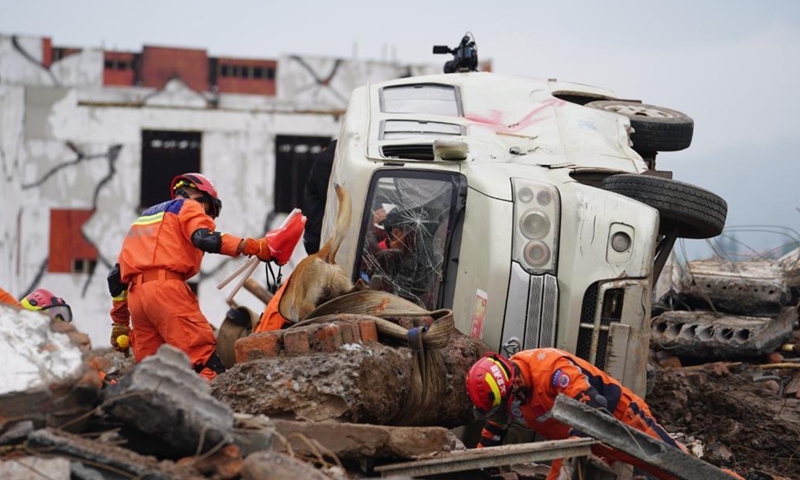 Rescue team members participate in an earthquake drill in Yucheng District, Ya'an City of southwest China's Sichuan Province, May 14, 2021. Photo:Xinhua